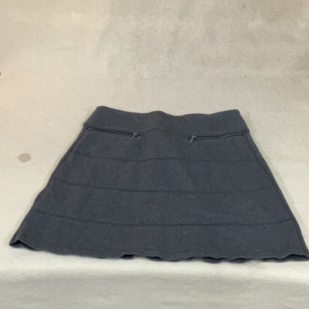 EUC Woman’s Athleta skirt